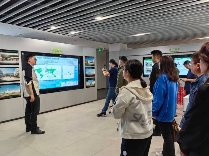 5g+工业互联网智能工厂研学活动圆满举办